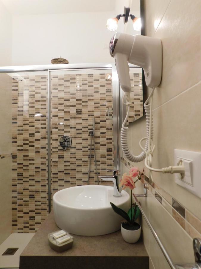 Porta Alla Croce Guest House Florence Exterior photo