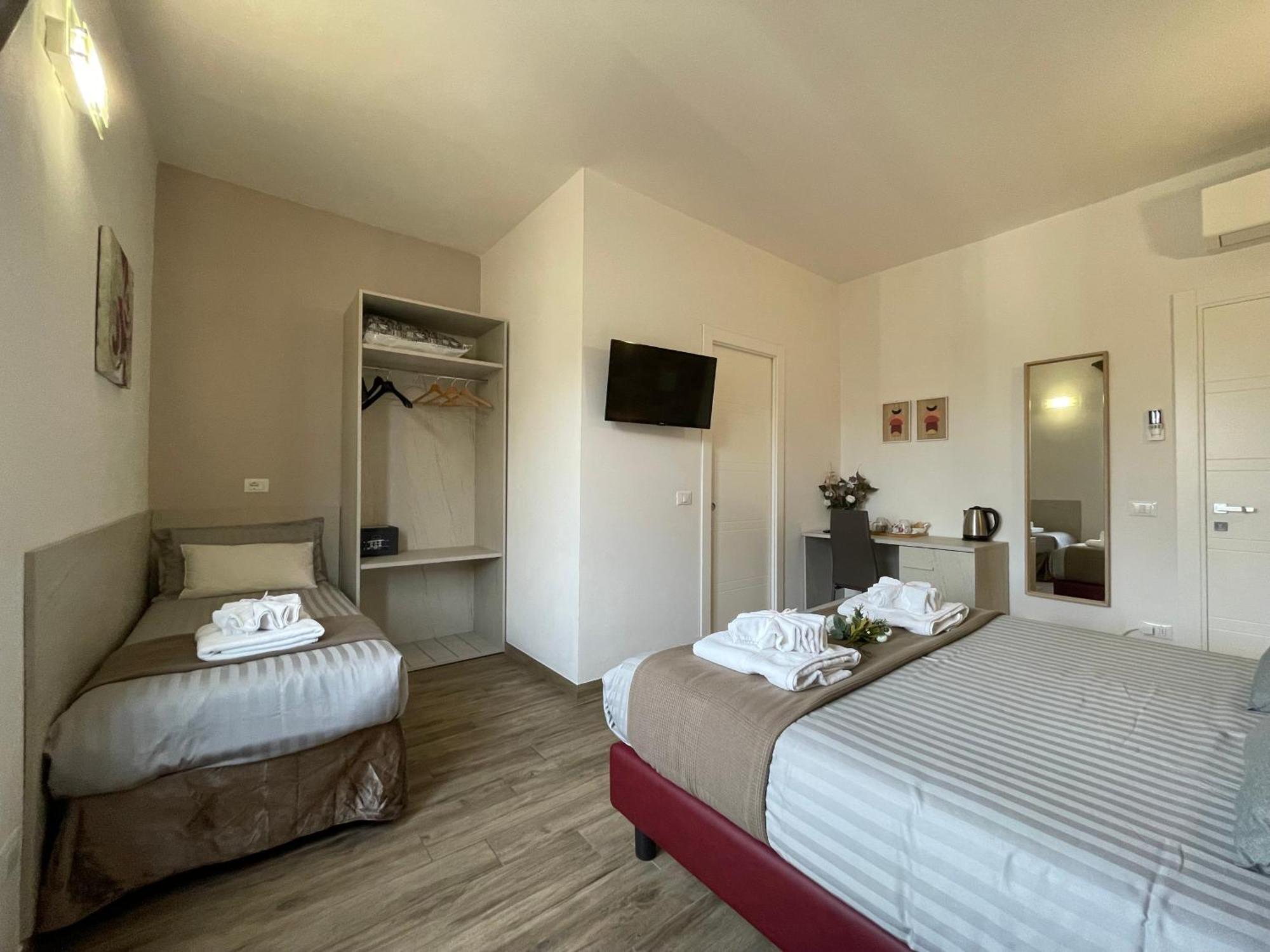 Porta Alla Croce Guest House Florence Exterior photo